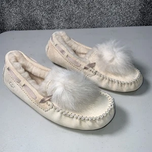 UGG Dakota Pom Pom mocassini da donna ciabatte bianche avorio taglia UK 5 US 7 - Foto 1 di 10