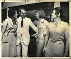 1974 Press Photo Wyes-Tv Eighth Annual Bid-By-Phone Auction - Noo67456
