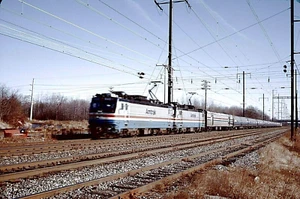 ORIGINAL KODACHROME SLIDE AMTRAK AEM-7 #941 AT NEWARK MARCH 1988 - Picture 1 of 1