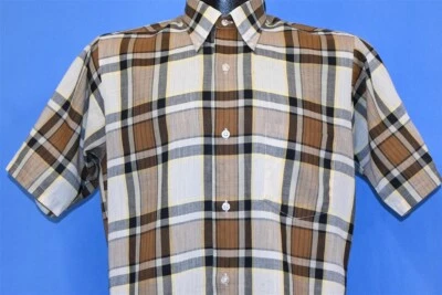 CAMISA MASCULINA MANGA CURTA XADREZ MARROM CLUBE DE CARREIRA ANOS 60 BOTÃO P - Imagem 1 de 4