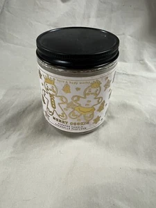 Bath and Body Works Candle Merry Cookie Scented 1 Wick 7 oz - Picture 1 of 5