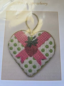 Patricia Sone punta de aguja pintada a mano fresa con guía de puntada - Imagen 1 de 3