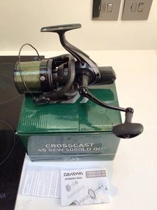 Carrete Daiwa Crosscast 45 Scw 5000ld Qd usado una vez y en caja usado equipo de pesca de carpa - Imagen 1 de 12