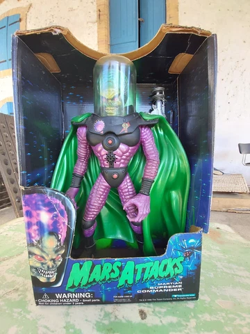Trendmasters 1996 Mars Attacks Martian Supreme Commander Sealed Action Figure Cover