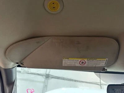 Parasol izquierdo usado se adapta a: camioneta Chevrolet Express 3500 2018 L. vinilo izquierdo grado A Foto 1 de 4