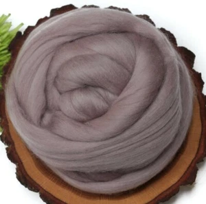 CABBAGE ROSE - Merino wool roving, combed top, for spinning, nuno felting - 2 oz - Picture 1 of 3