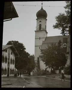 VINTAGE Magic Lantern Slide OBERAMMERGAU CHURCH & WAR MEMORIAL C1935 PHOTO - Picture 1 of 2