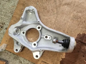 14-19 Corvette C7 REAR Spindle Knuckle LEFT DRIVER NICE USED 20959402 - Picture 1 of 4