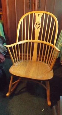 Ercol Chairmakers swan back rocking chair - blonde - Image 1 of 4