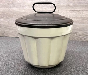 Antik Germany Cremeweiß Steinzeug Keramik Dampf Pudding Form mit Zinndeckel - Bild 1 von 16