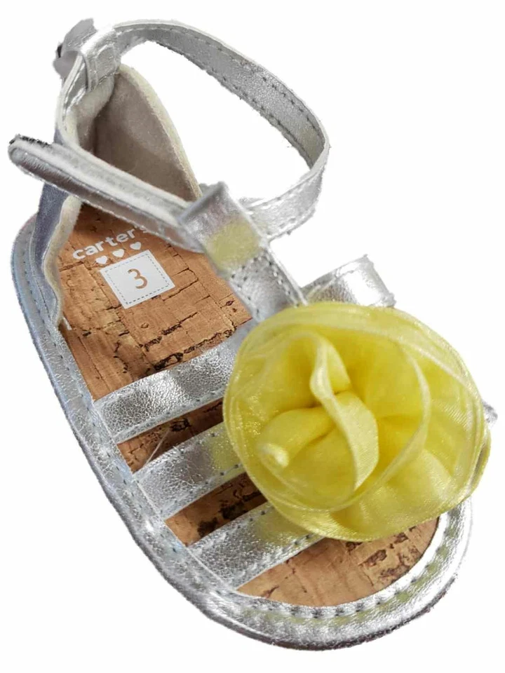 Sandalias Carters Infantiles Niñas Plateadas con Tirantes Flor Amarilla Verano Bebé Zapatos Foto 1 de 1
