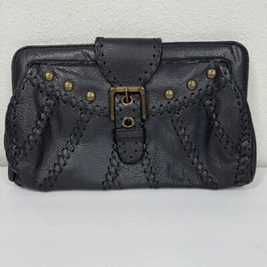 Sac à main pochette Isabella Fiore cuir grainé noir boucle dorée détail clouté - Photo 1/10