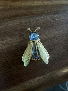JOSEPH WARNER  INSECT FLY BUG VINTAGE BLUE BROOCH PIN RHINESTONE SIGNED 9019 - Picture 1 of 4