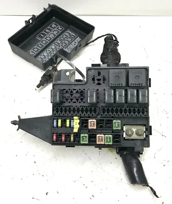 05 Dodge Neon Junction Fuse Box 05084500AB OEM - Image 1 of 4