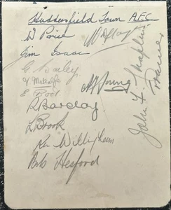 Signiert X13 1930er Huddersfield Town AFC Football Autogramm Buchseite 1937 1938 - Bild 1 von 4