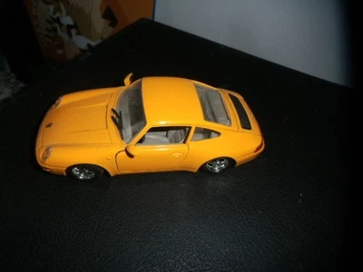 PORSCHE 911 N°68021 SCALE 1/24 MADE IN CHINA - Photo 1/3