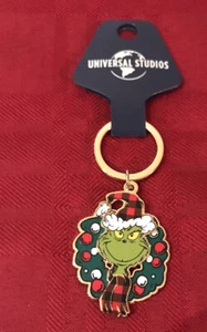 Universal Studios Dr Seuss The Grinch Wreath Keychain New - Picture 1 of 6