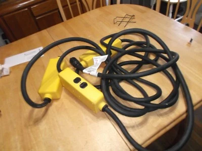 Conntek Distribution Power Cord WITH 3 2OA 125 AC DUAL RECEPTACLES  CIS-161-33 - Image 1 of 4