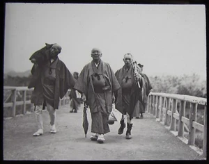 Glass Magic Lantern Slide ARRIVALS ON THE BUND C1900 PHOTO SHANGHAI CHINA - Picture 1 of 2