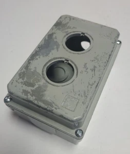 CUTLER HAMMER 10250T E34 91000T ENCLOSED START/STOP CONTROL STATION - Picture 1 of 10