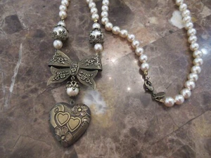 RARE SWEET ROMANCE PEARL WITH BOW & LOCKET NECKLACE - Picture 1 of 9