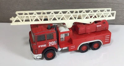 Matchbox Super Kings Fire Tender No. K-132 1:32 Scale - Image 1 of 4