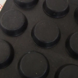 4 Small Round Rubber Feet Keyboard Corner Pad Anti-Slip Silicone Stand - Afbeelding 1 van 7
