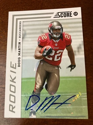 Doug Martin Auto 2012 Score Rookie Autograph - Image 1 of 2