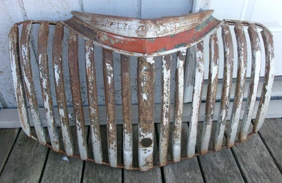 1941 1942 1946 VINTAGE CHEVROLET PICKUP TRUCK LOWER GRILL PAINTED ORIG PATINA - Image 1 of 4