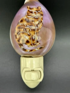 Vintage Natural Carved Cowrie Shell Cat Kitty Feline Nightlight USA BN16 - Picture 1 of 8