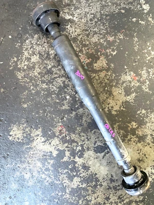 06 07 08 09 LAND ROVER LR3  4.4l - FRONT DRIVESHAFT OEM - Image 1 of 3