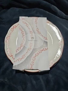 New Eaton Fine Dining Christmas Red Bow 10.5" Plate Set of 4 - Picture 1 of 3
