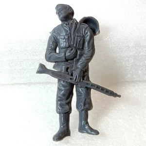 Marx wounded German soldier figure vintage 1960s dark gray plastic - Picture 1 of 6