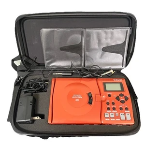 TASCAM Portable CD Guitar Trainer CD-GT1 MKII With Power Cord And Speaker Case - Picture 1 of 19