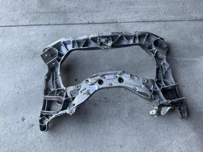 03-12 Mercedes-Benz R230 SL500 5.0L RWD berço dianteiro do motor Crossmember K-Frame  - Imagem 1 de 4