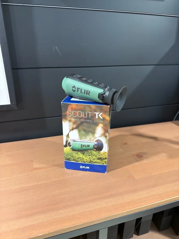 Monóculo compacto portátil de imagem térmica FLIR Scout TK - Imagem 1 de 1