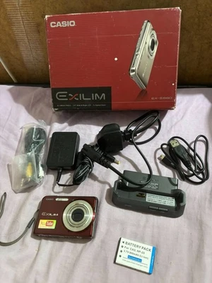 Casio Digital Camera Exilim EX-S880 8.1MP Red, working, boxed, brand new battery - Image 1 of 4