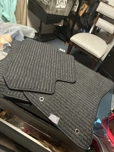 13-16 Subaru Crosstrek Fußmatten grau/schwarz OEM J501SFJ900 4-tlg. *SIEHE BILDER* - Bild 1 von 1