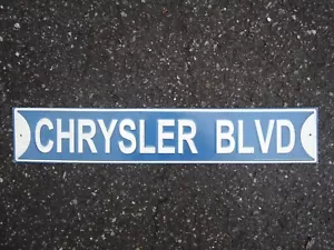 Insegna metallica CHRYSLER BLVD di OPEN ROAD BRANDS blu/bianco stile cartello stradale 27 - Foto 1 di 9