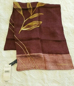 Ellen Tracy Bufanda de seda Vino rosado Dorados Hojas rectangulares 56 "x 11" NOS NWT - Imagen 1 de 8