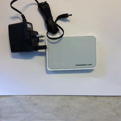 TP-Link TL-SF1005D 5-Port 10/100 Desktop Network Switch - Image 1 of 4