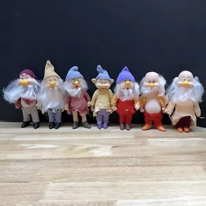 Disney’s Schneewittchen & die sieben Zwerge Kunststoff beweglich Spielzeug Bikin Vintage 7er Set - Bild 1 von 15
