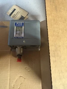 JOHNSON CONTROLS P70CA-1C Single Pressure Control, Adjustable,SPST 40G396 S11 - Picture 1 of 2