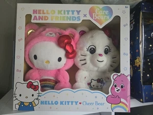 Hello Kitty and Friends - Care Bears - 2 POLLETTI - Scatola sigillata - Nuovo - Foto 1 di 1