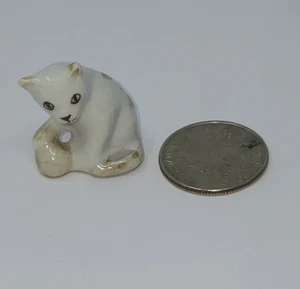 Vintage Miniature Cat Kitten w Ball Porcelain Tiny Figurine Floral Back 1.25x1" - Picture 1 of 9