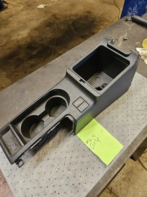 Subaru Impreza 2008-2012 sedán consola central, solo piezas Foto 1 de 4