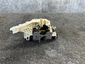 Mercedes W204 C300 C250 C63 Rear Right Door Lock Latch Actuator oem - Imagen 1 de 4