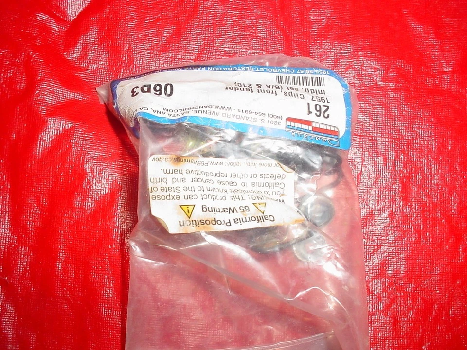 Bel Air 150 210 Chevy 1957 guardabarros moldura clip conjunto lados derecho e izquierdo Foto 1 de 1