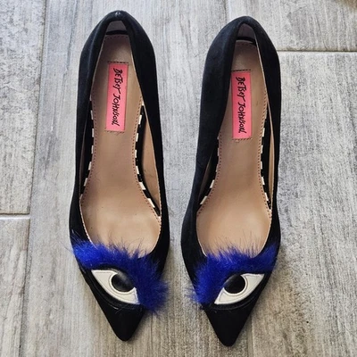Betsey Johnson Eyes Heels Womens 7.5 Black Pointed Fur Detail Statement Novelty - Image 1 of 4