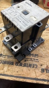 SIEMENS 3TK50 3TF5022-0AG2 50hp@230vac 100hp@460vac Missing cover screw - Picture 1 of 9